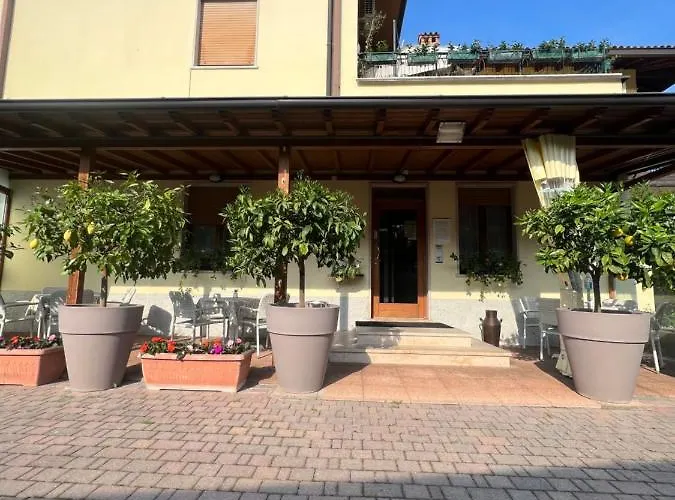 La Mimosa Гостевой дом Лацизе